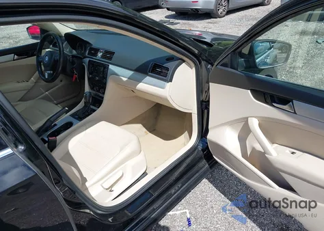 2013 Volkswagen Passat 2.5L Se z USA, uszkodzony, nr VIN 1VWBH7A38DC150345